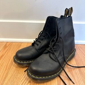NWOT Dr. Martens 1460 Pascal Boot (Women)